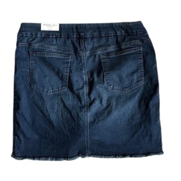 Chico’s Denim Pull-on Fray Hem Denim Skort Size 2 NWT - Picture 3 of 8